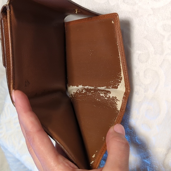 Louis Vuitton Monogram Compact Elise Wallet - Picture 10 of 15